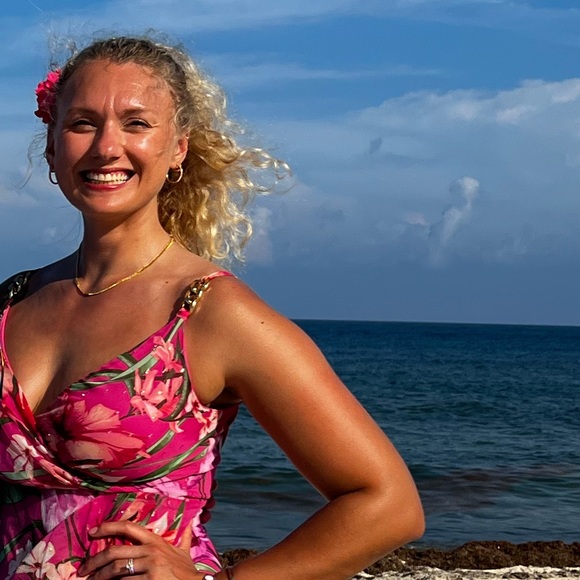 Meet your Posher, Ella! - Picture 2 of 3